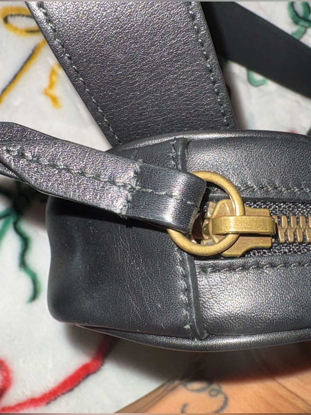 Gucci Black Quilted GG Marmont Matelasseé Belt Bag, Black and antique gold. - Picture 4 of 12